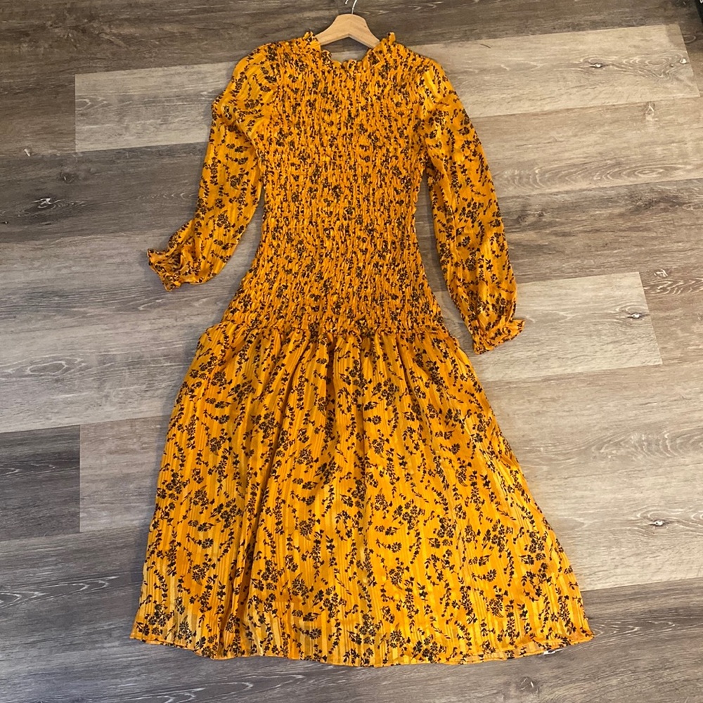 Melloday gold silky ruched dress Xs
